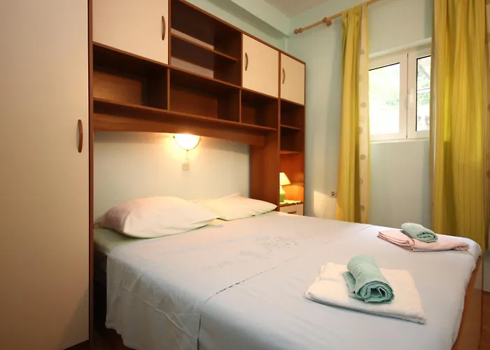 With Parking Space Orebic, Peljesac - 648 Apartment *